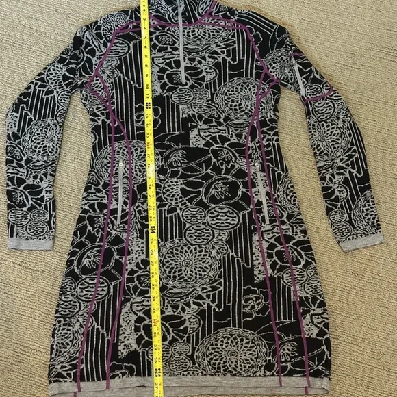 Title Nine - Merino Wool Patterned Women's Long Sleeve Dress - Picture 5 of 8